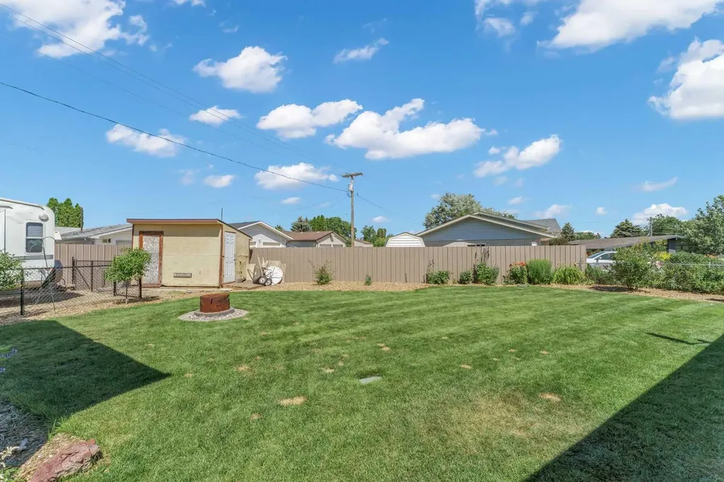 1640 9 Avenue NE Medicine Hat AB T1A6G2