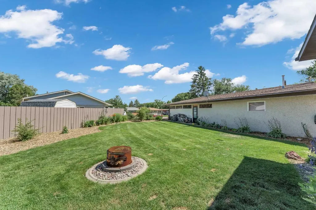 1640 9 Avenue NE Medicine Hat AB T1A6G2