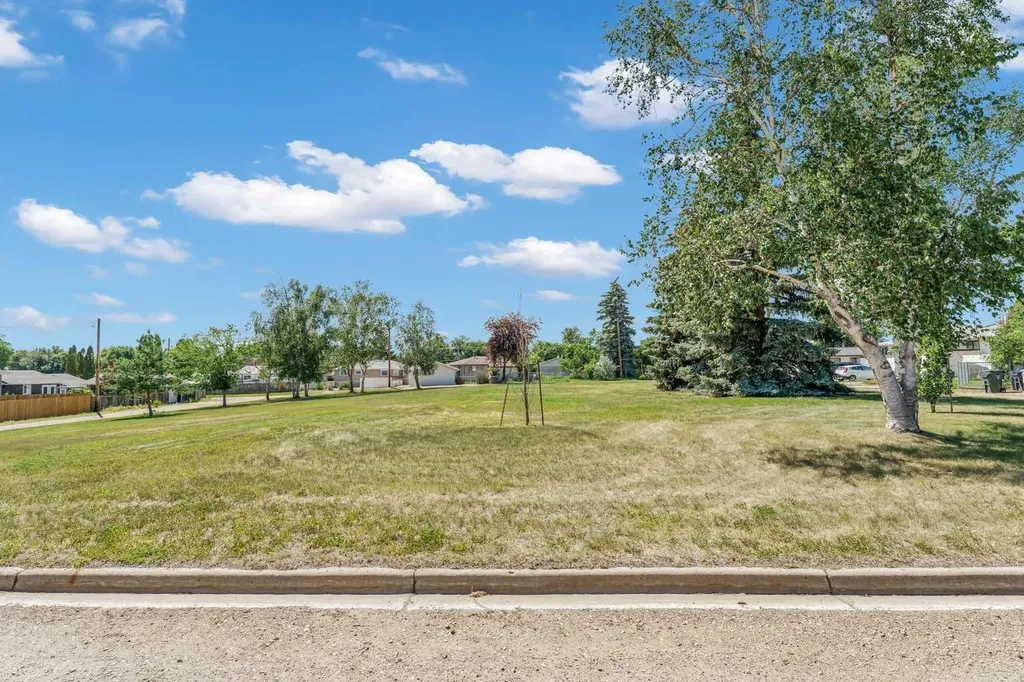 1640 9 Avenue NE Medicine Hat AB T1A6G2