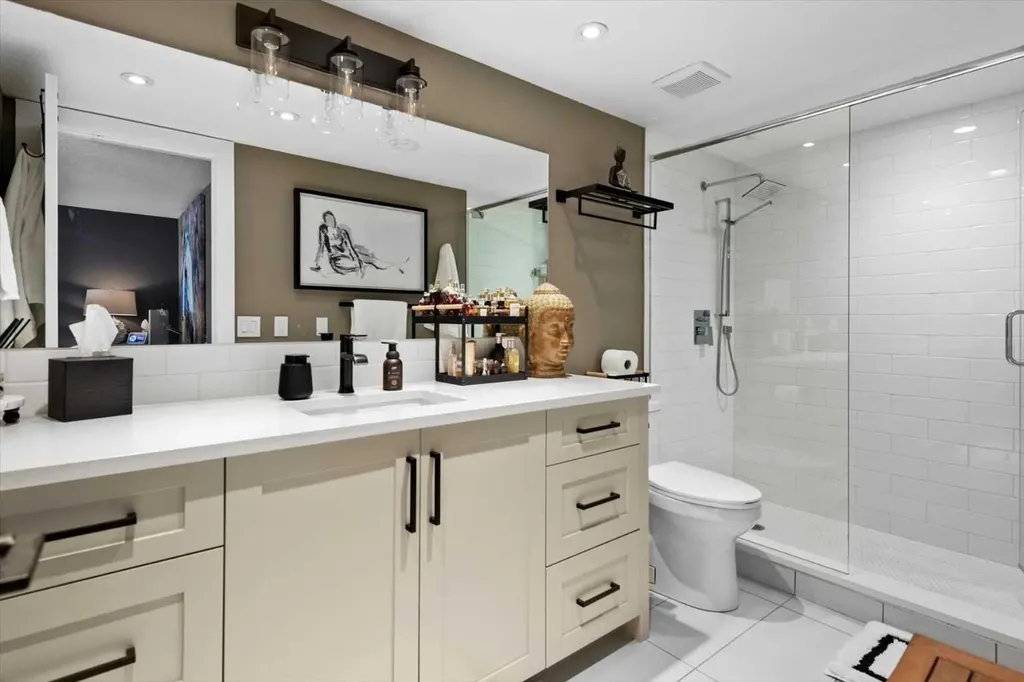 320 Meredith Road NE Calgary AB T2E 5A6