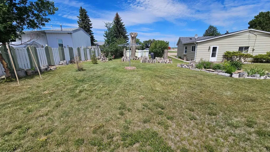 104 1 A Avenue Coutts AB T0K0N0