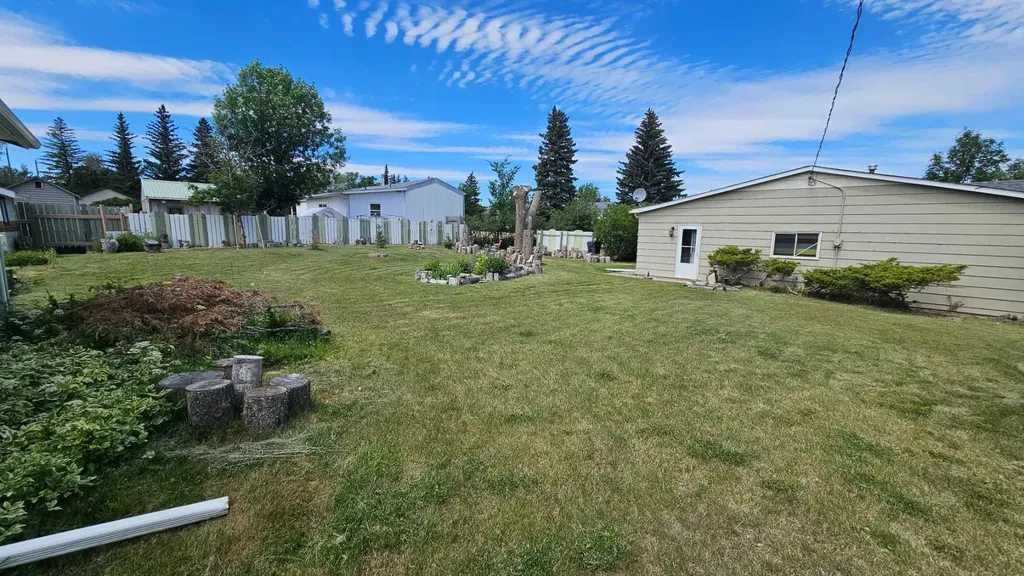 104 1 A Avenue Coutts AB T0K0N0
