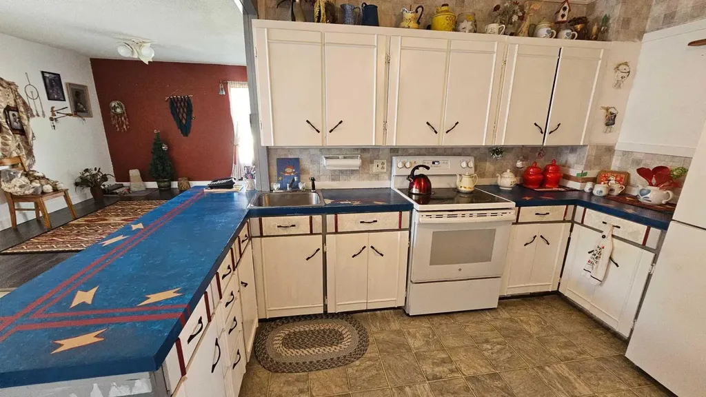104 1 A Avenue Coutts AB T0K0N0