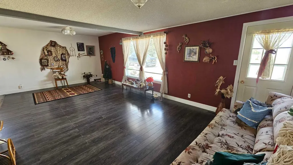 104 1 A Avenue Coutts AB T0K0N0