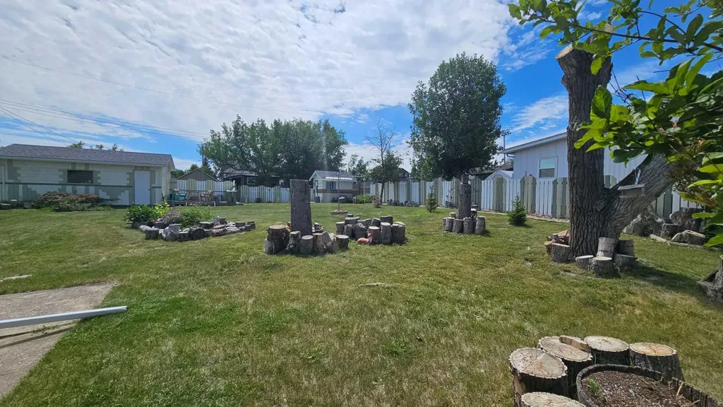 104 1 A Avenue Coutts AB T0K0N0