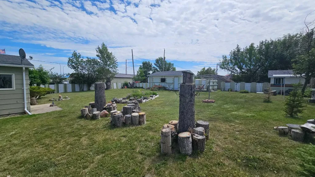 104 1 A Avenue Coutts AB T0K0N0