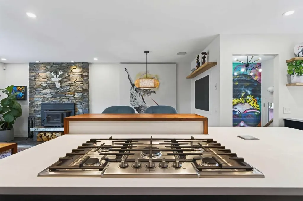 824 Cannell Road SW Calgary AB T2W 1T4