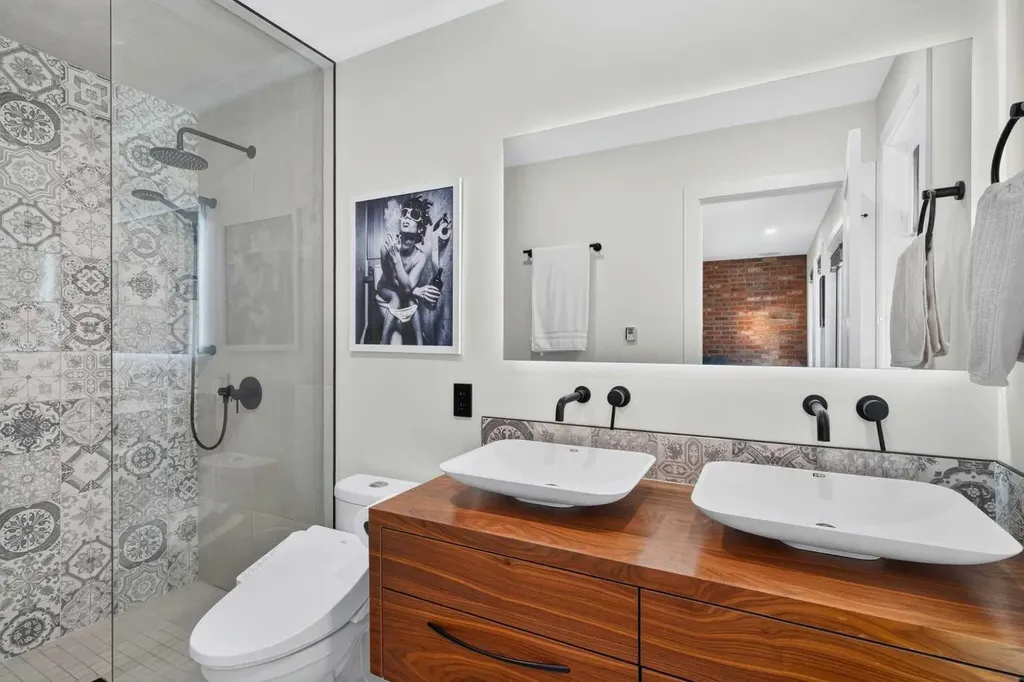 824 Cannell Road SW Calgary AB T2W 1T4