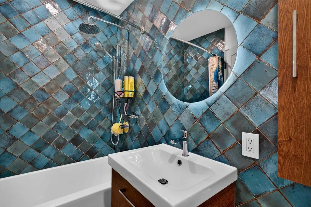 824 Cannell Road SW Calgary AB T2W 1T4