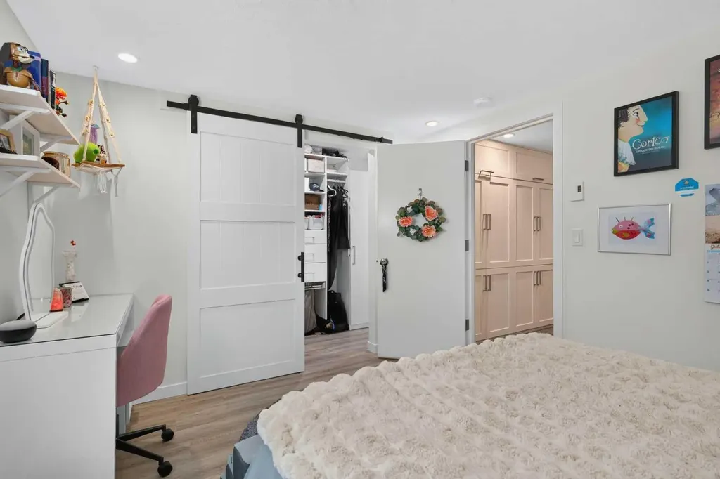 824 Cannell Road SW Calgary AB T2W 1T4