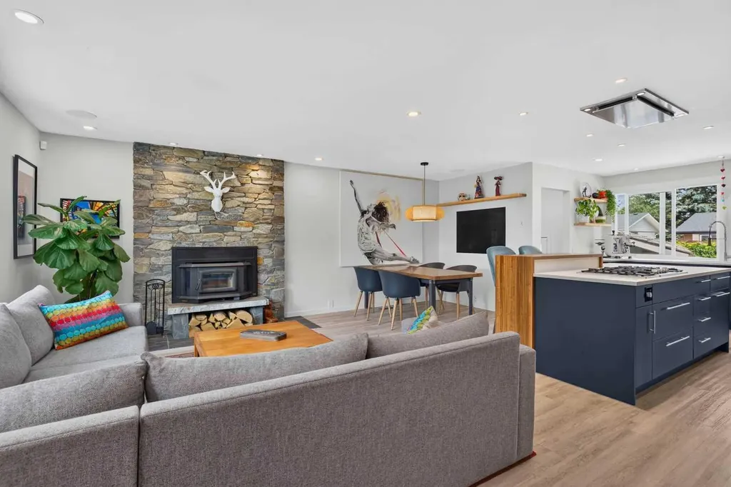 824 Cannell Road SW Calgary AB T2W 1T4