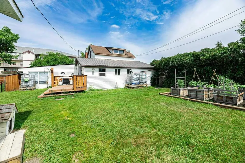 5003 48 Street Innisfail AB T4G1M2
