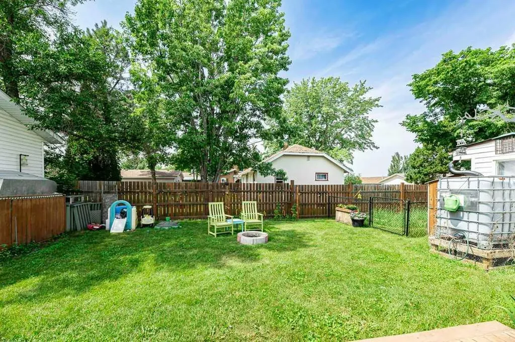 5003 48 Street Innisfail AB T4G1M2