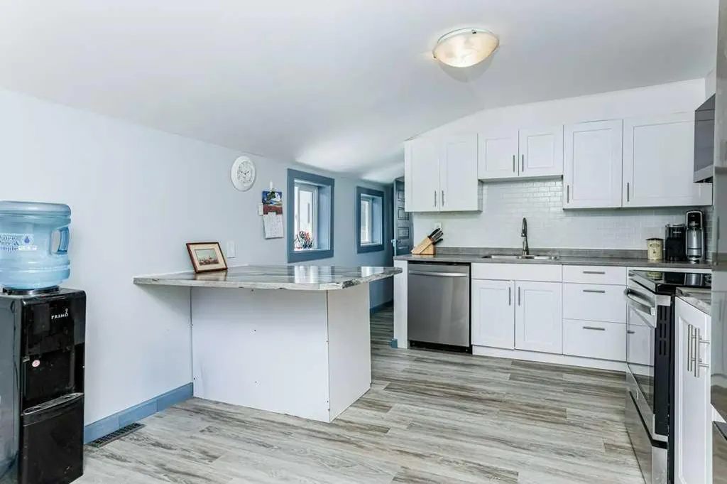 5003 48 Street Innisfail AB T4G1M2
