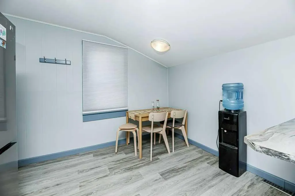 5003 48 Street Innisfail AB T4G1M2