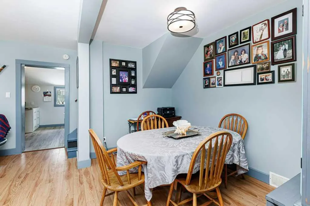 5003 48 Street Innisfail AB T4G1M2
