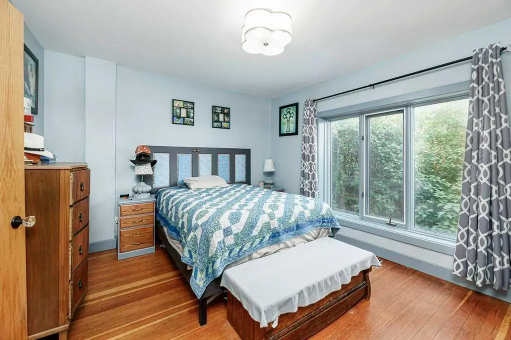 5003 48 Street Innisfail AB T4G1M2
