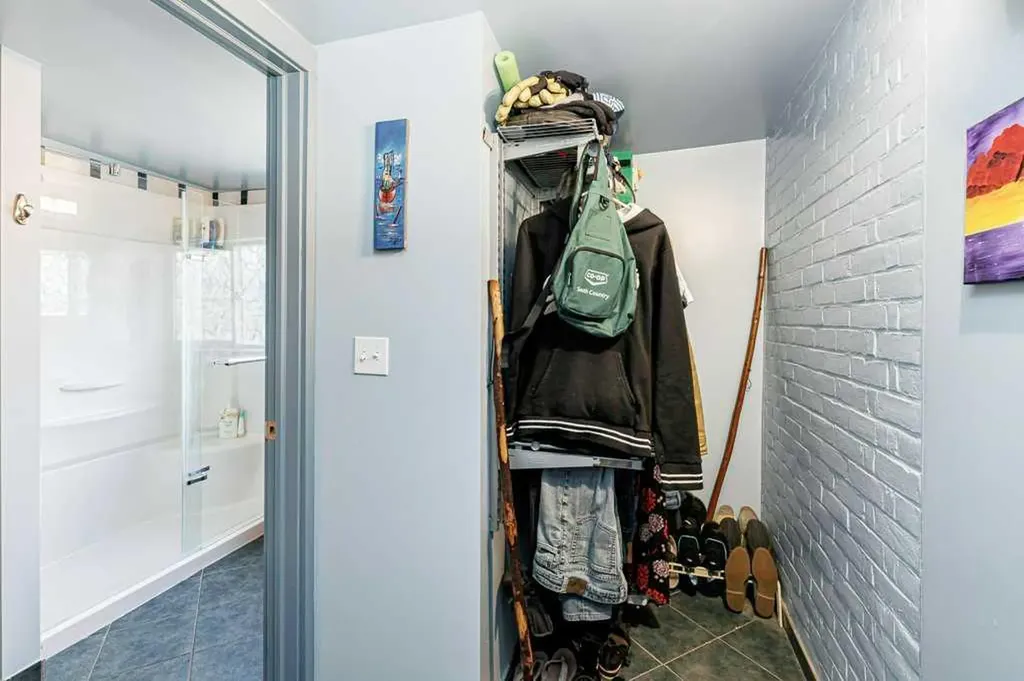 5003 48 Street Innisfail AB T4G1M2