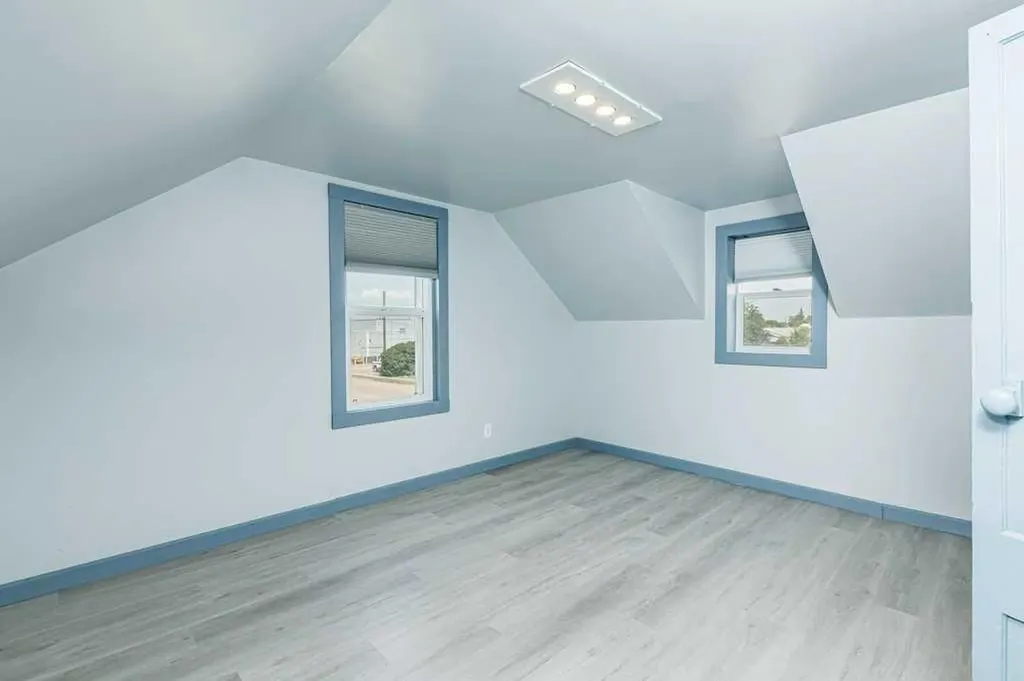 5003 48 Street Innisfail AB T4G1M2