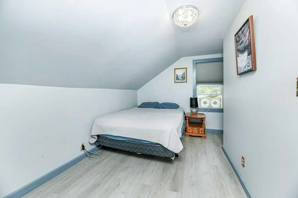 5003 48 Street Innisfail AB T4G1M2