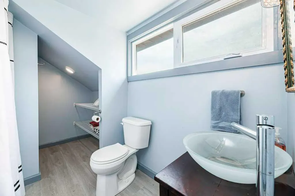 5003 48 Street Innisfail AB T4G1M2
