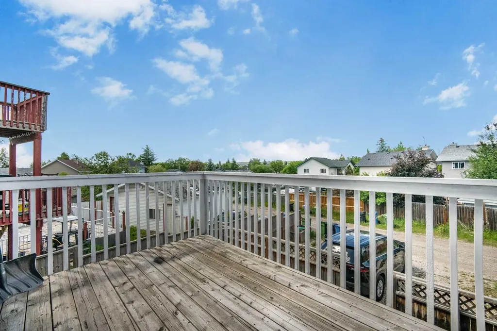 43 Covington Close NE Calgary AB T3K 4M2