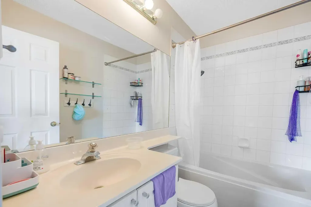 43 Covington Close NE Calgary AB T3K 4M2