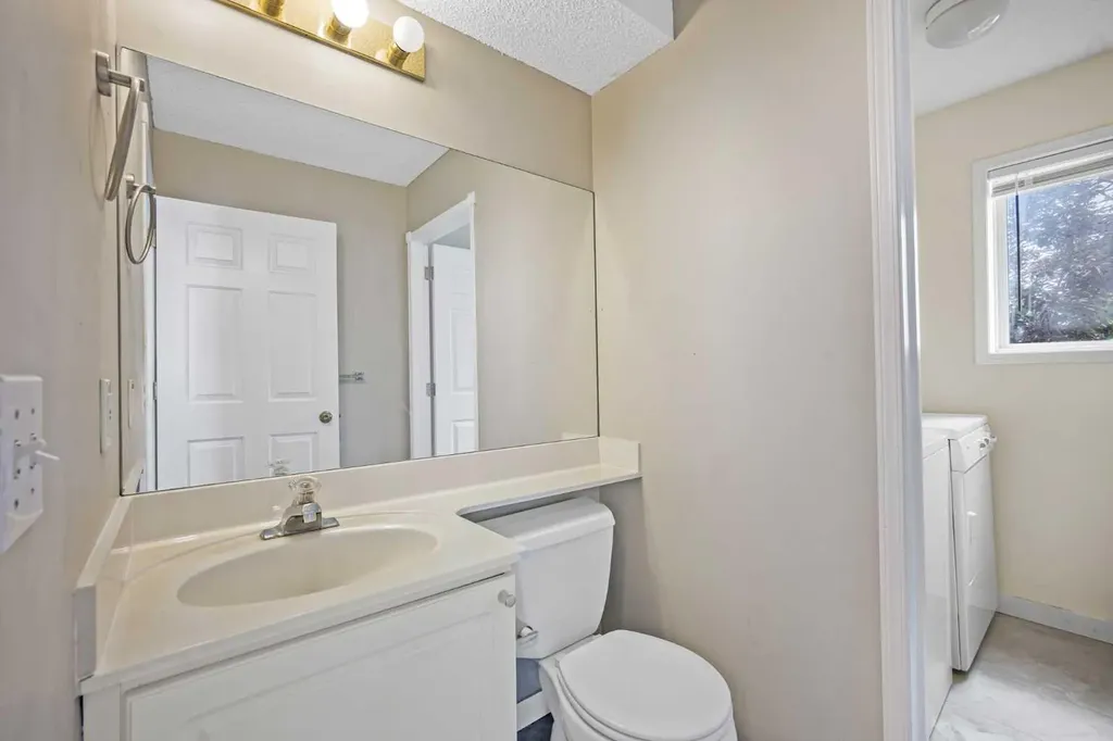 43 Covington Close NE Calgary AB T3K 4M2