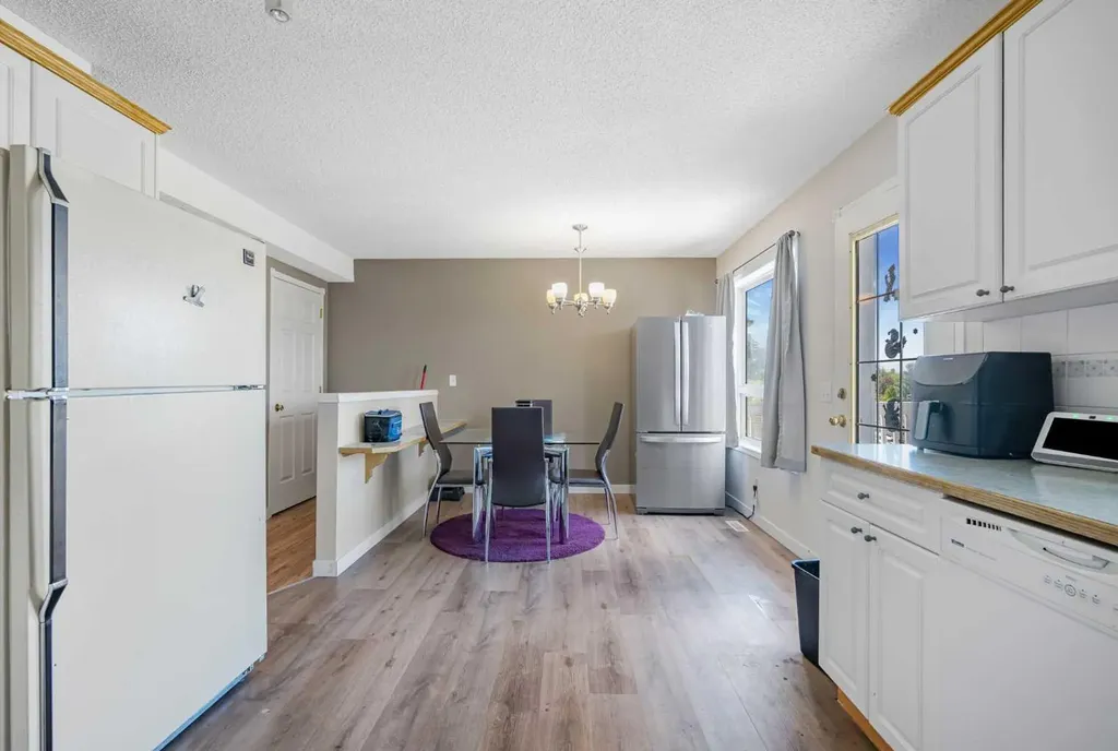 43 Covington Close NE Calgary AB T3K 4M2