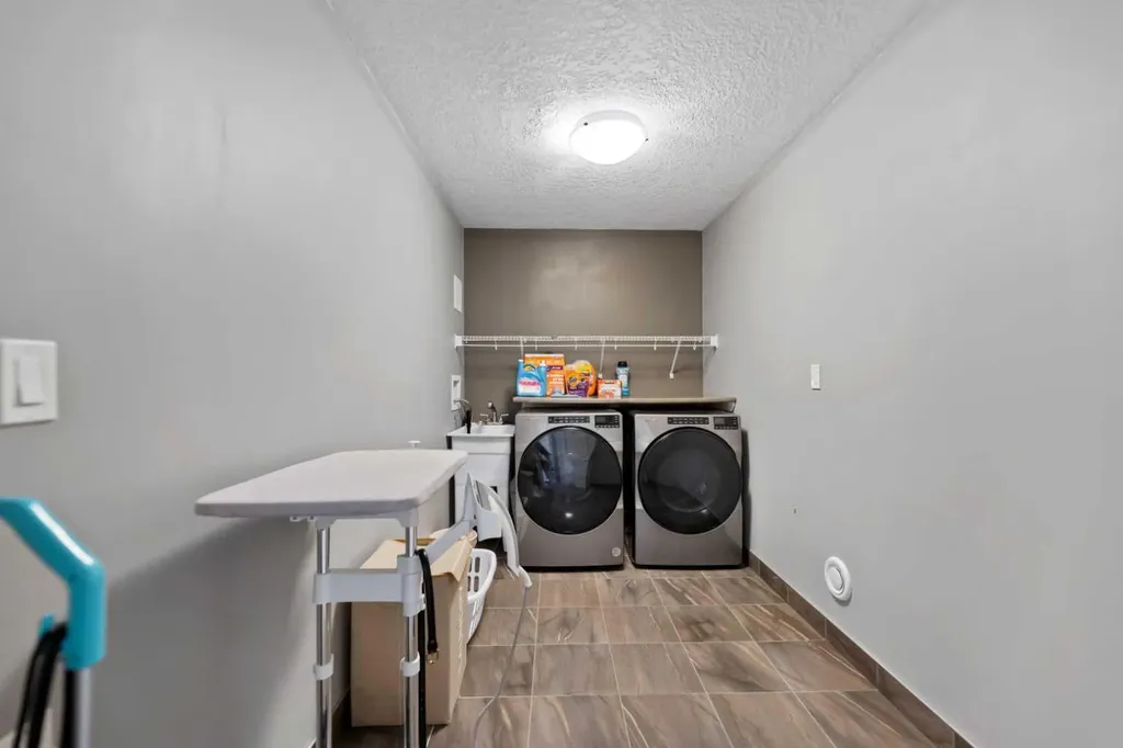 68 Nolanlake Point NW Calgary AB T3R0W2