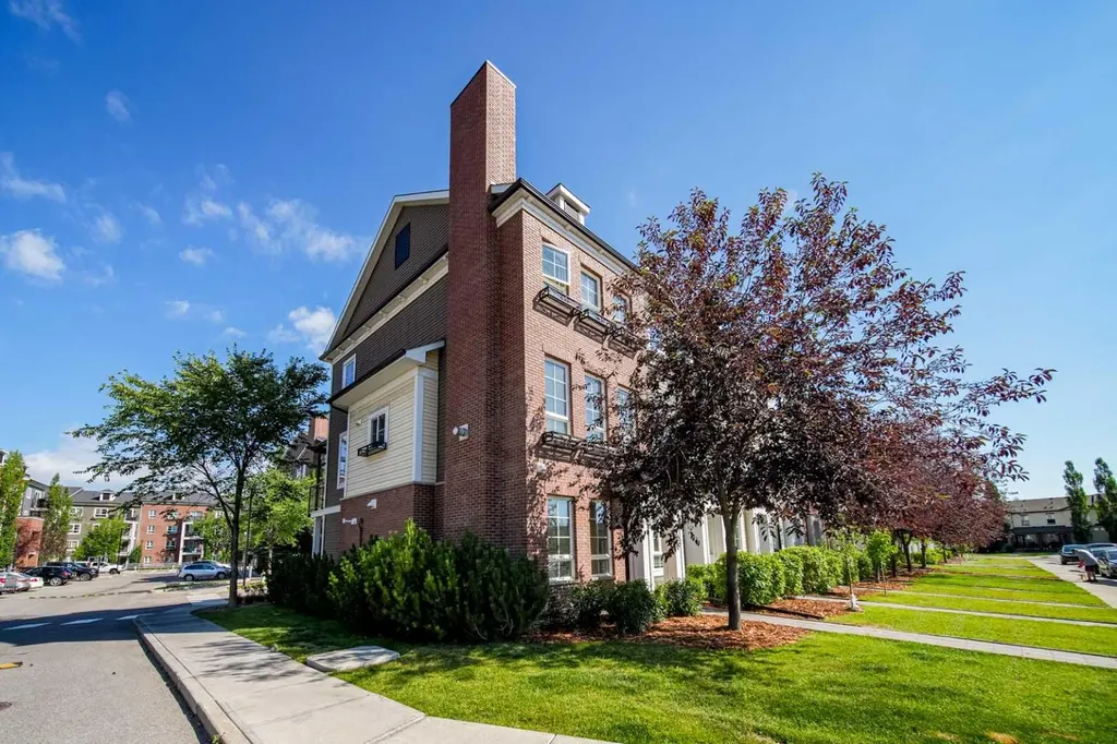 211 Copperpond Common SE Calgary AB T2Z 1G5