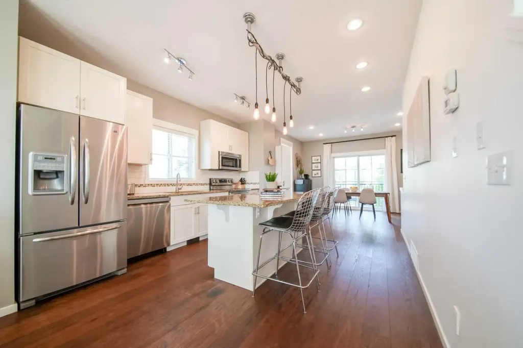211 Copperpond Common SE Calgary AB T2Z 1G5