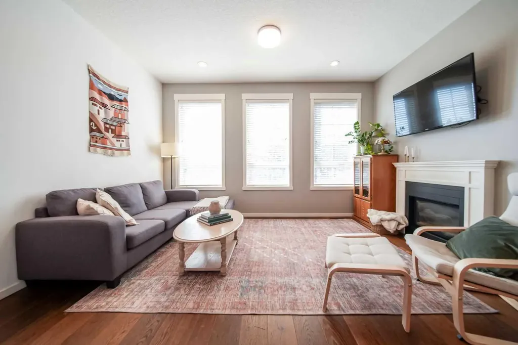 211 Copperpond Common SE Calgary AB T2Z 1G5