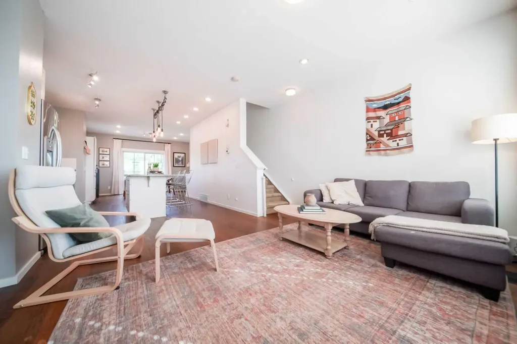 211 Copperpond Common SE Calgary AB T2Z 1G5