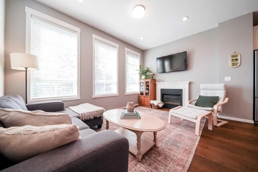 211 Copperpond Common SE Calgary AB T2Z 1G5