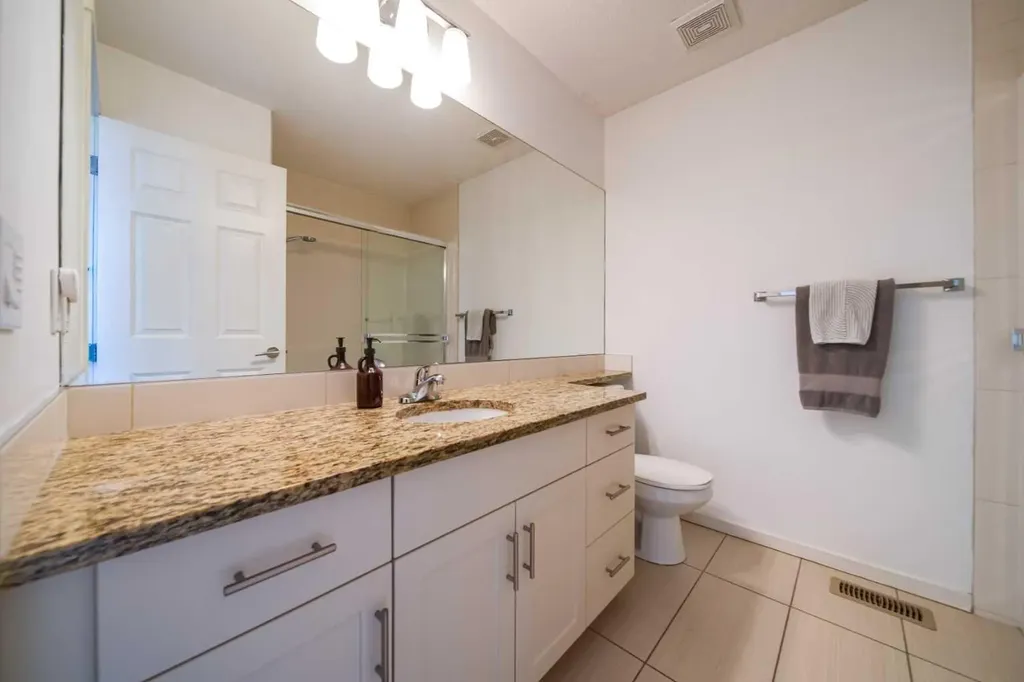 211 Copperpond Common SE Calgary AB T2Z 1G5