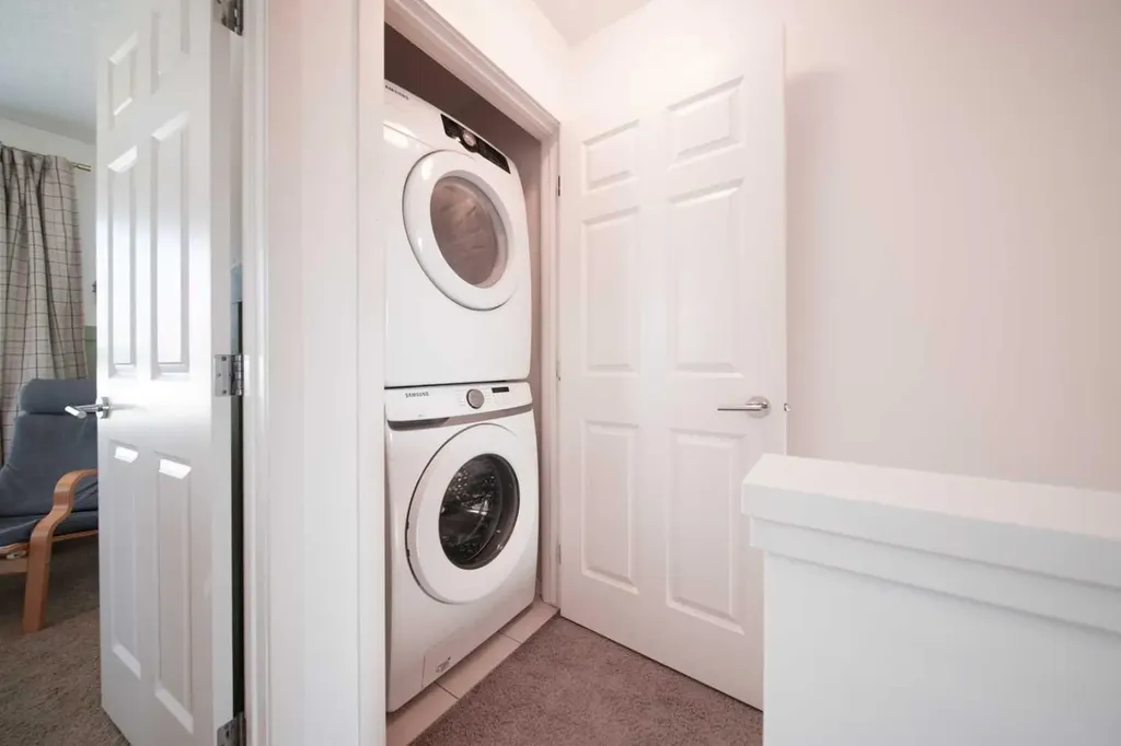 211 Copperpond Common SE Calgary AB T2Z 1G5