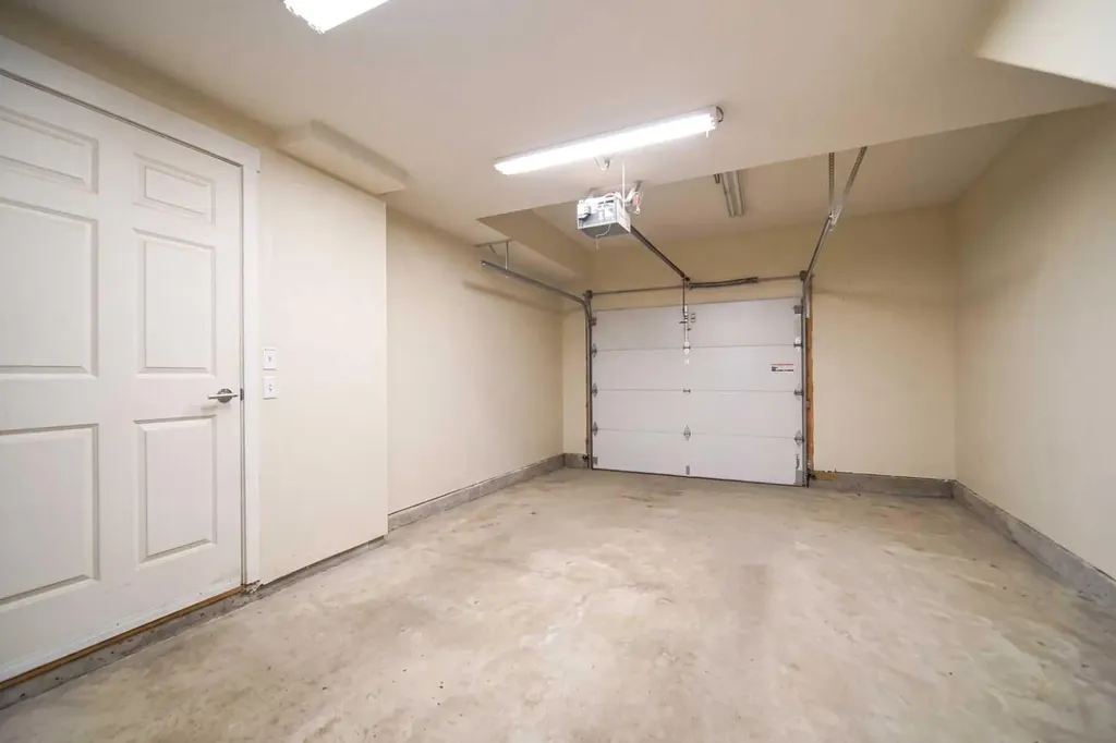 211 Copperpond Common SE Calgary AB T2Z 1G5