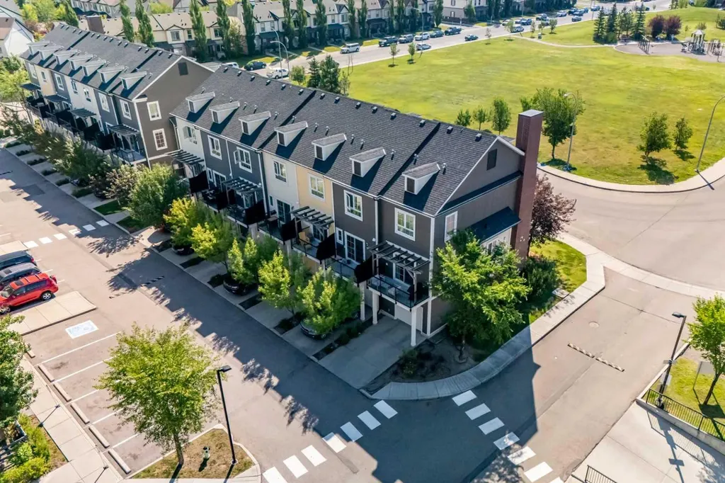 211 Copperpond Common SE Calgary AB T2Z 1G5
