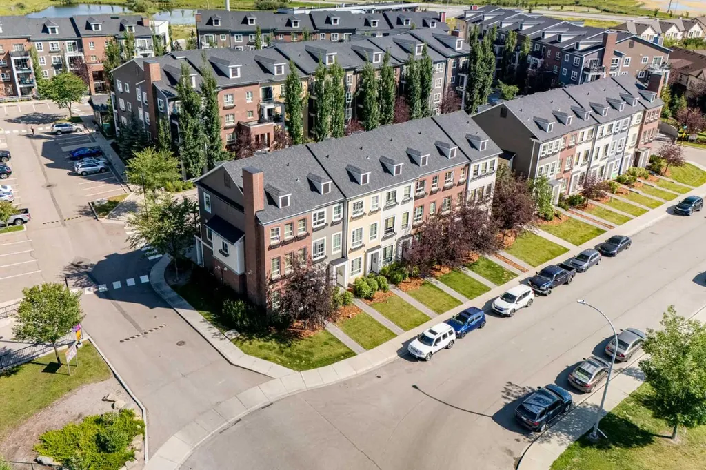 211 Copperpond Common SE Calgary AB T2Z 1G5