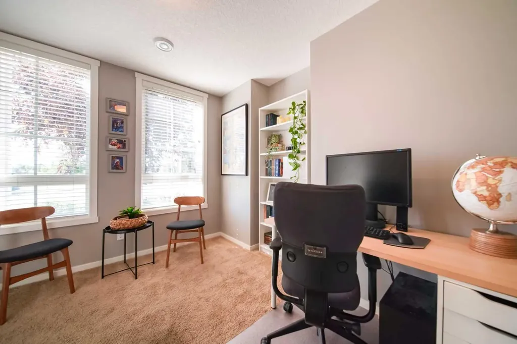 211 Copperpond Common SE Calgary AB T2Z 1G5