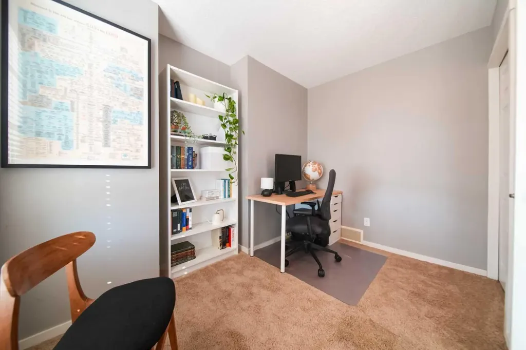 211 Copperpond Common SE Calgary AB T2Z 1G5