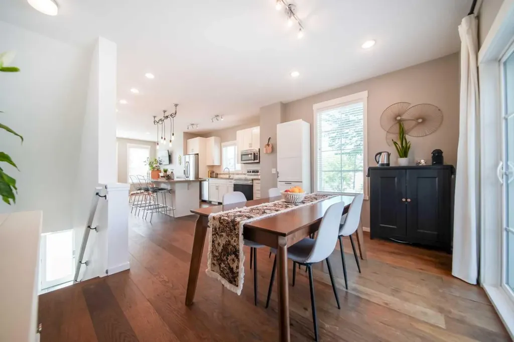 211 Copperpond Common SE Calgary AB T2Z 1G5