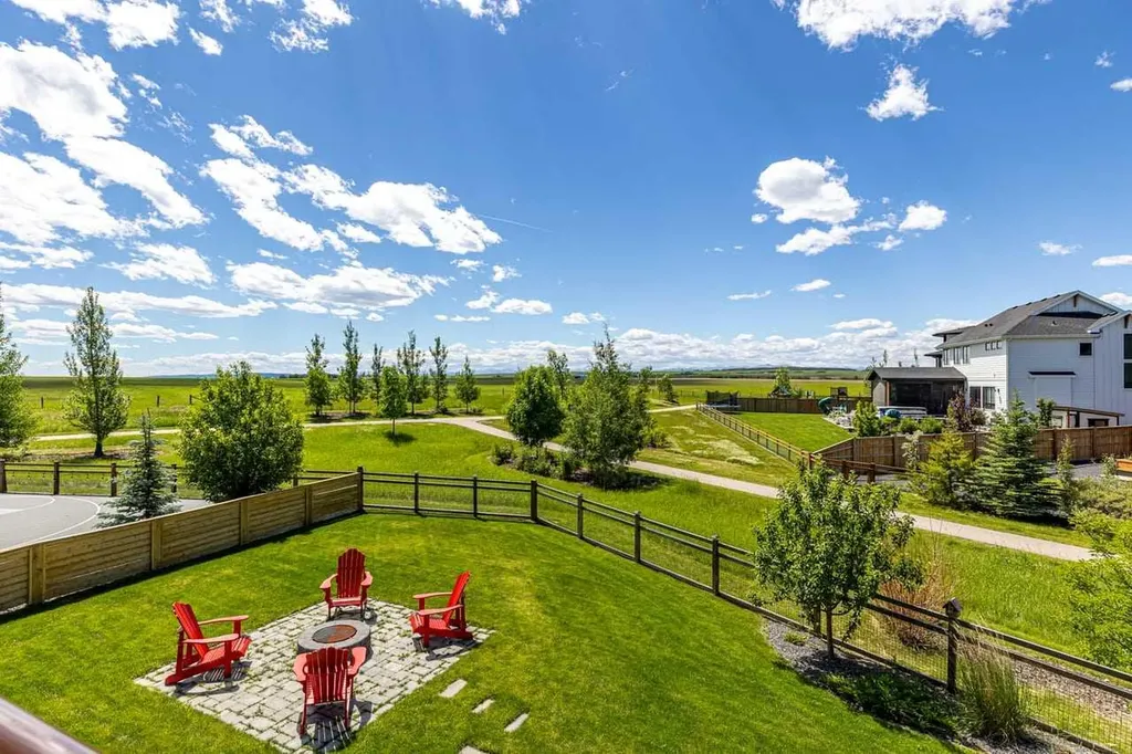 90 Juneberry Heights Rural Rocky View County AB T3Z0E6