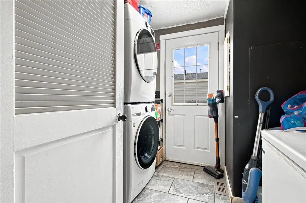 10807 97 Street Clairmont AB T0H0W0