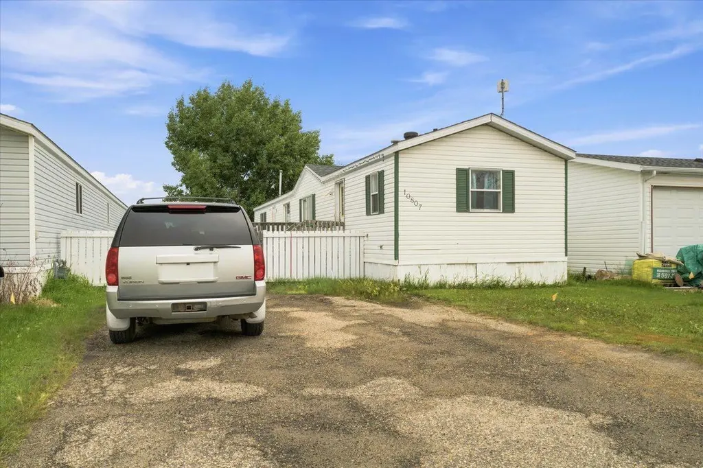 10807 97 Street Clairmont AB T0H0W0