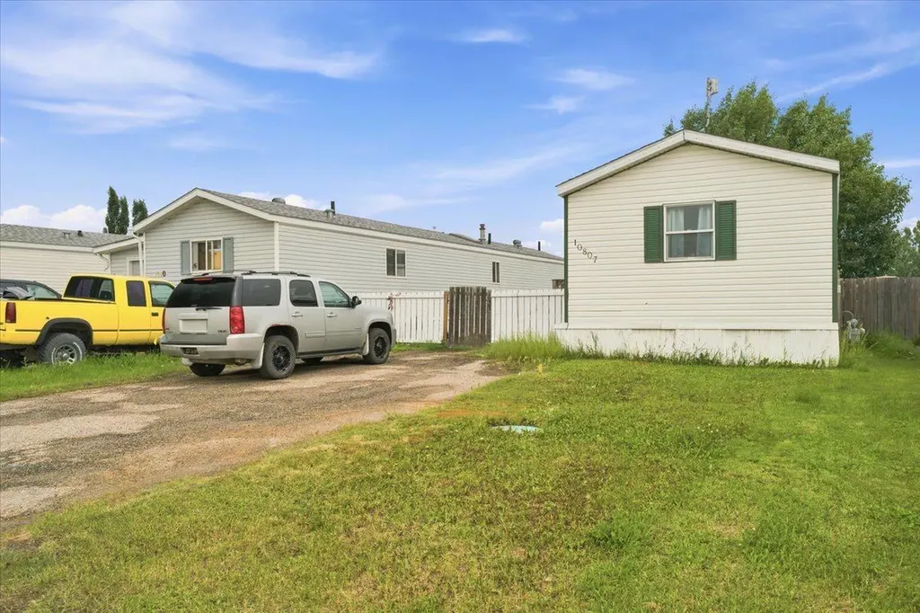 10807 97 Street Clairmont AB T0H0W0