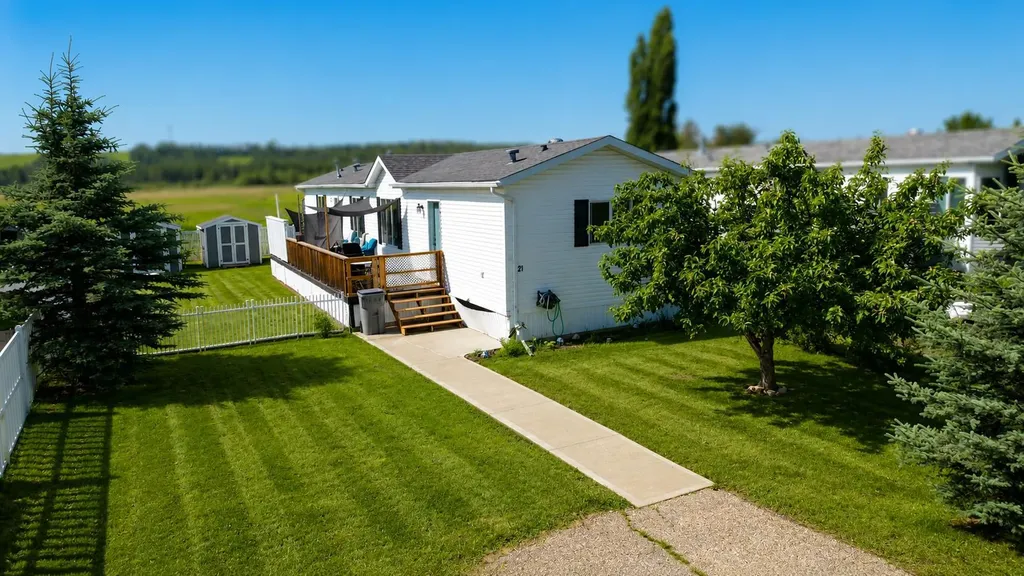 21 Jackson Place Whitecourt AB T7S1T7