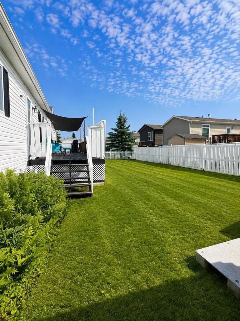 21 Jackson Place Whitecourt AB T7S1T7