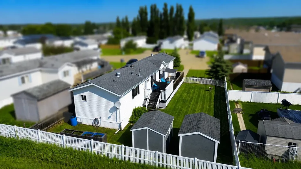 21 Jackson Place Whitecourt AB T7S1T7
